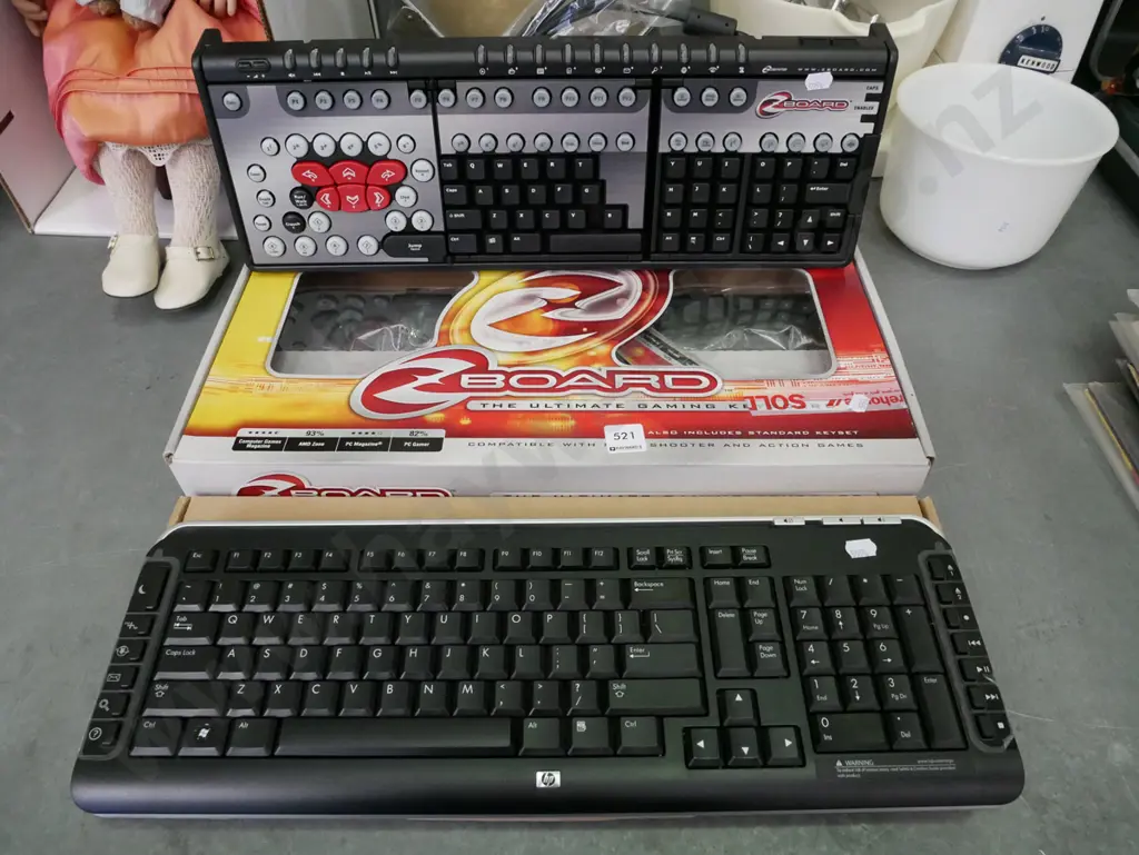 2x keyboards Image 1++