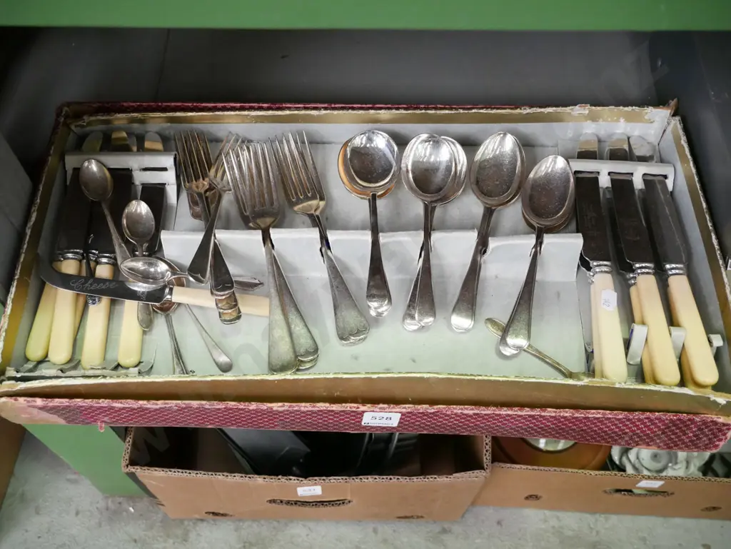 cased cutlery with bone handled knives Image 1++