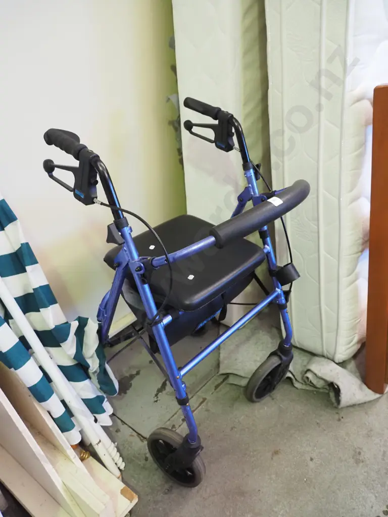 Mobilis walking frame Image 1++