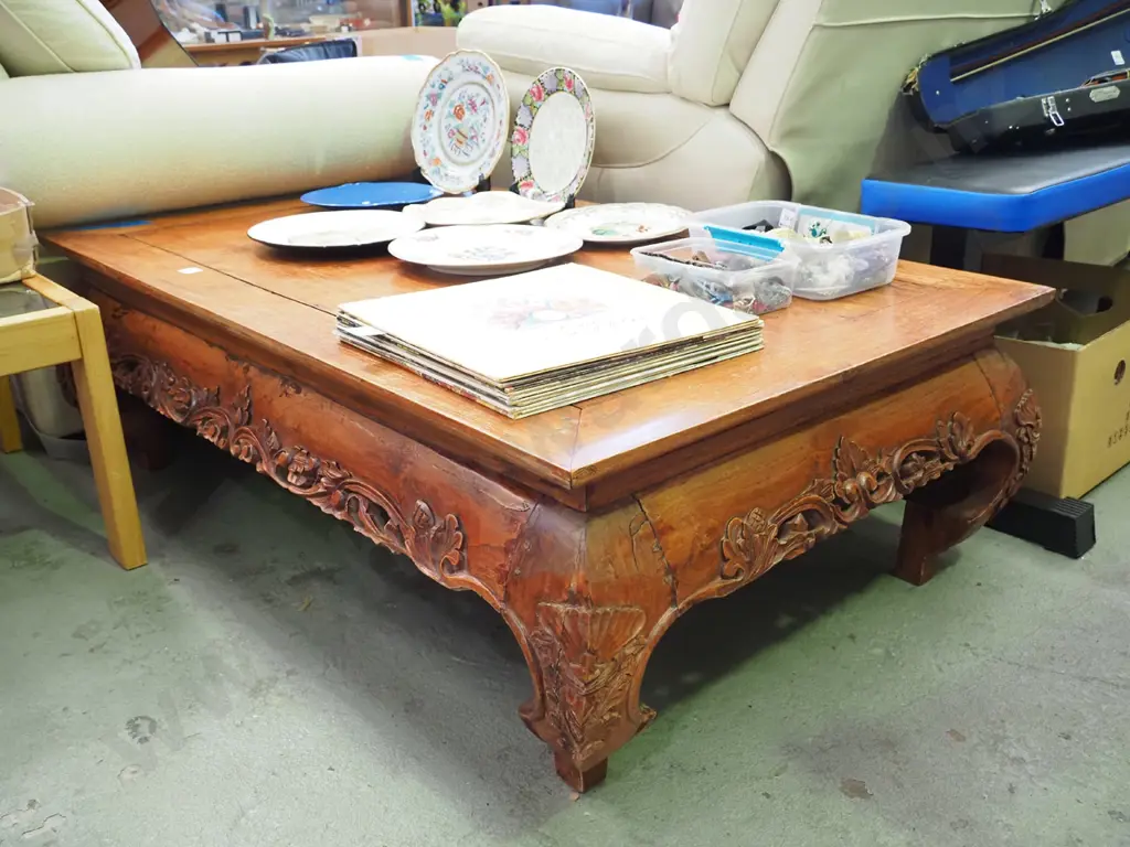 heavily carved Chinese Rosewood coffee table H-390 W-1260 D-760 Image 1++