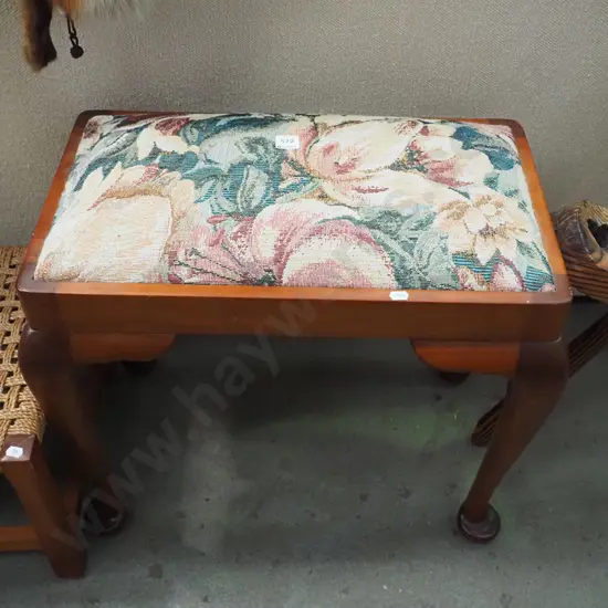 mahogany cab leg piano stool