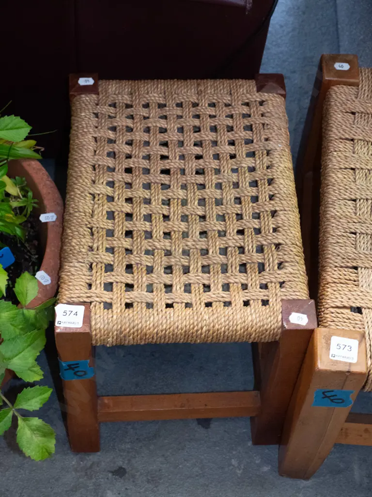 seagrass stool Image 1++