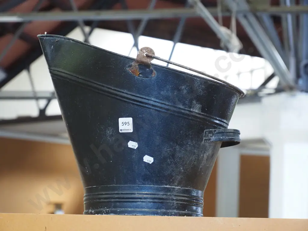coal scuttle Image 1++