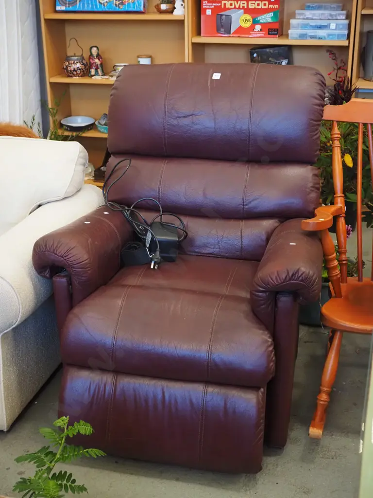 La-Z-Boy burgundy leather electric rise and fall chair Image 1++
