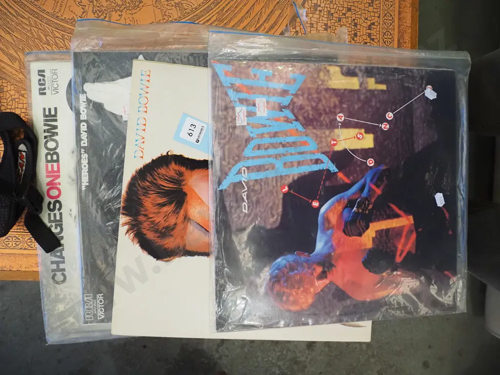 4x David Bowie LPs Image 1++