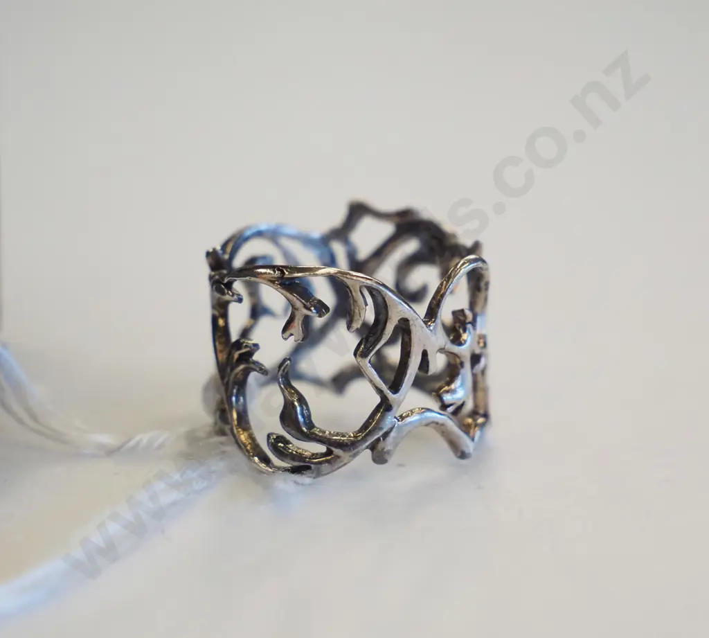 silver ring Image 1++