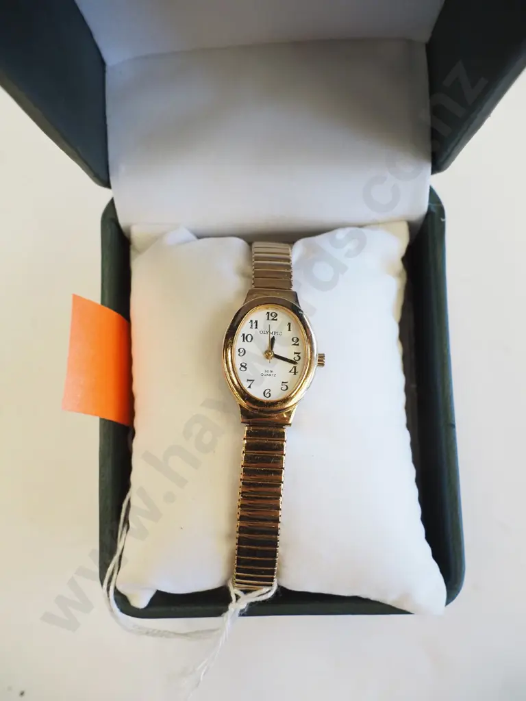 cased ladies golden watch Image 1++