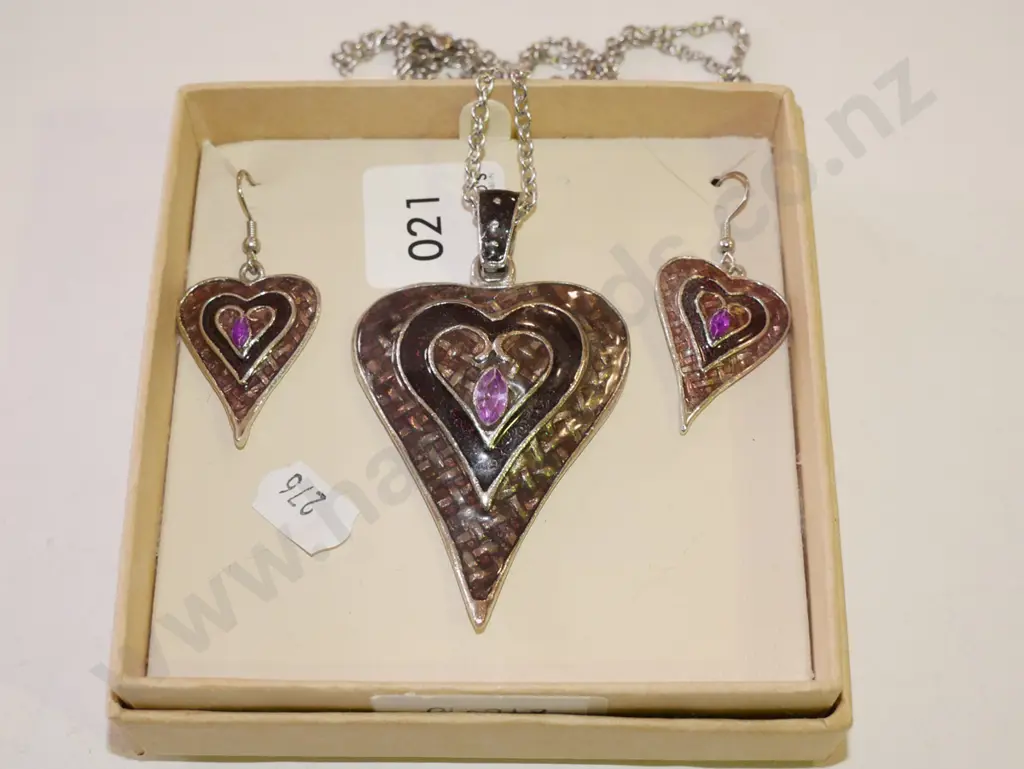 heart shaped earrings and pendant Image 1++