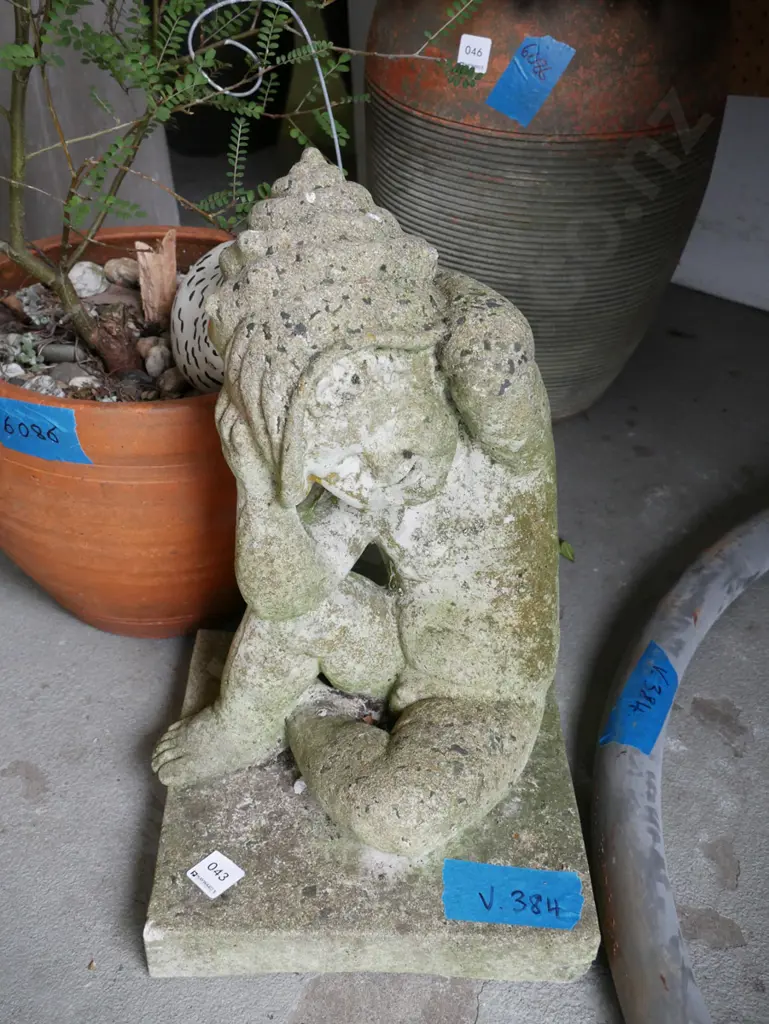 concrete garden ornament - boy with seashell hat H-400 Image 1++