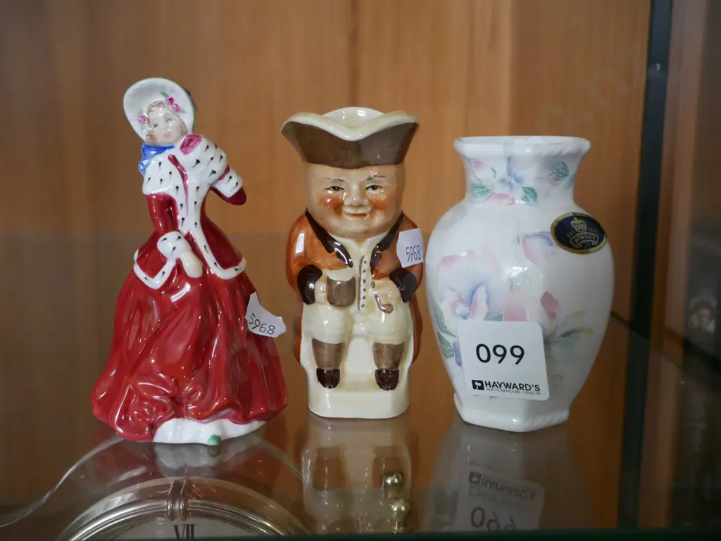 Aynsley bud vase, small toby jug, small Doulton figurine Image 1++