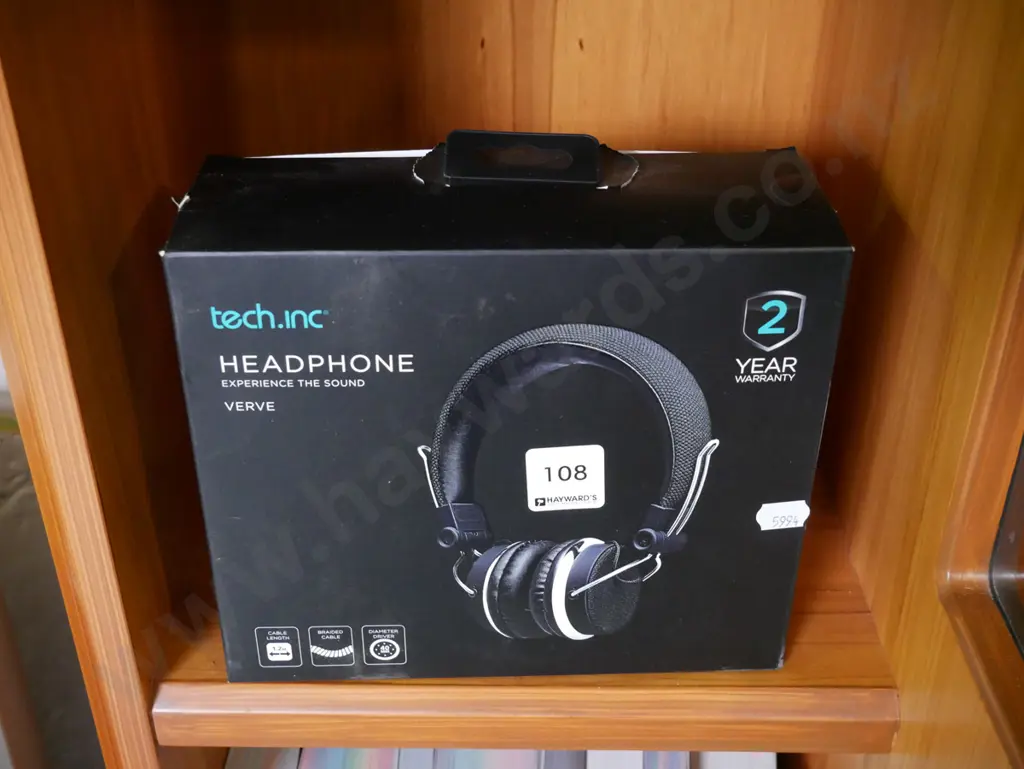 cased headphones Image 1++