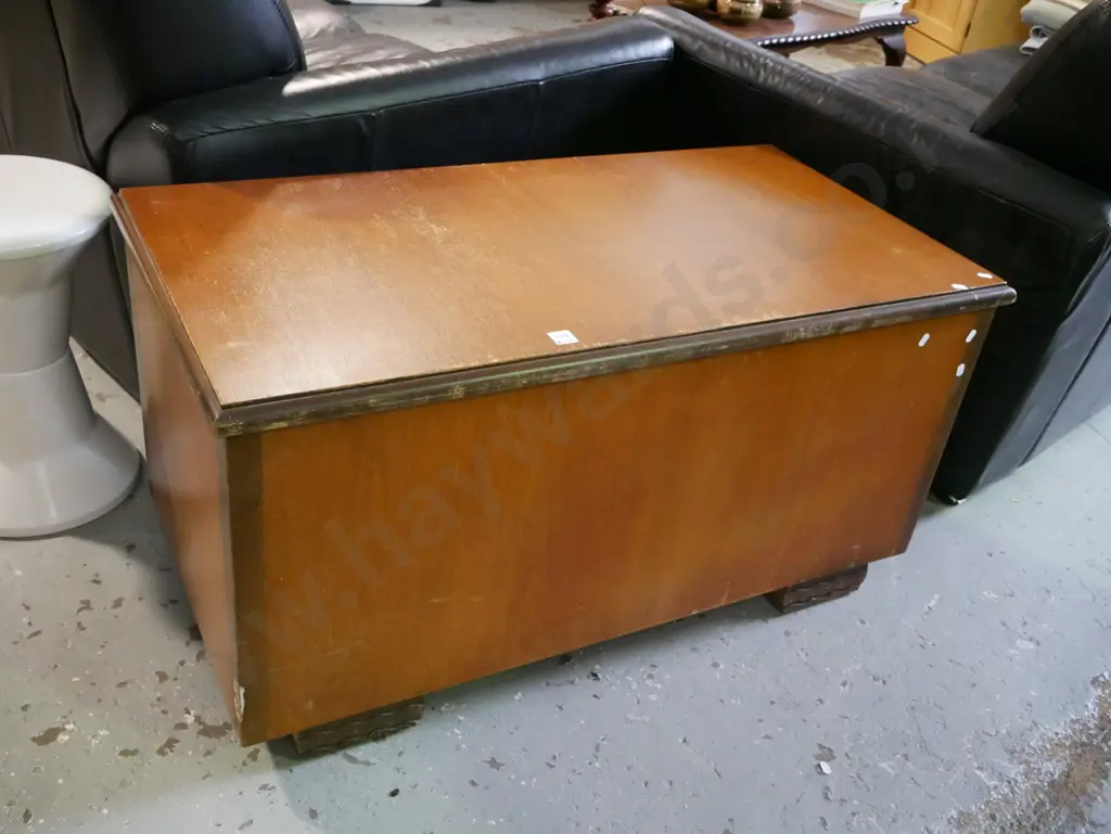 wooden blanket box H-500 W-1000 D-520 Image 1++