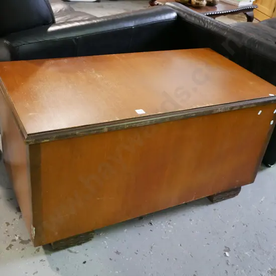 wooden blanket box H-500 W-1000 D-520