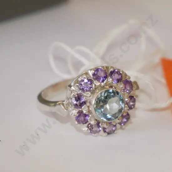 costume ring 