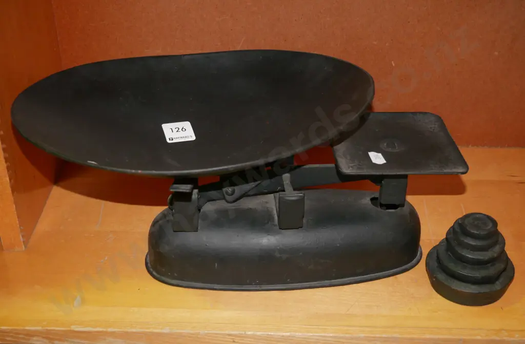 vintage scales & weights Image 1++