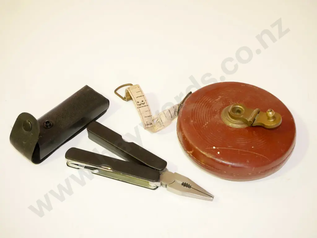 multi tool in case & vintage tape measure Image 1++