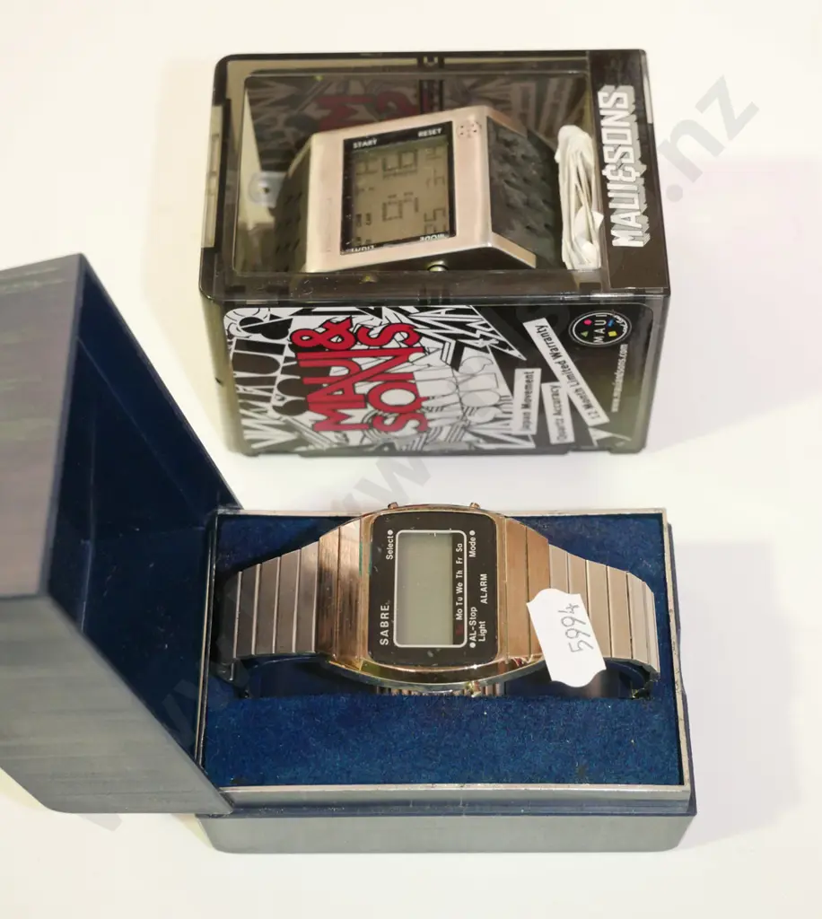 2 x gent's digital watches Image 1++