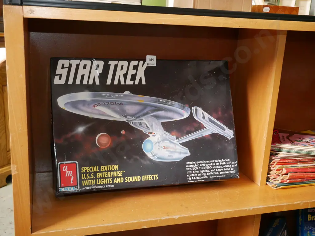 yet to be assembled Star Trek USS Enterprise model Image 1++