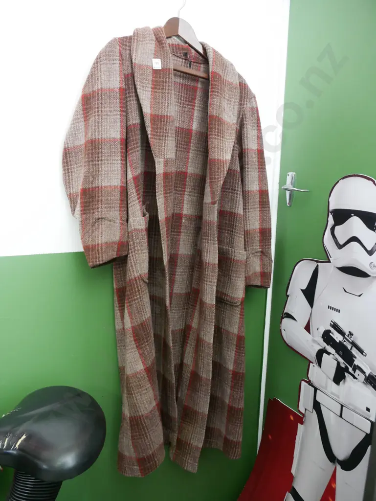 vintage brown & red checked woollen dressing gown  Image 1++