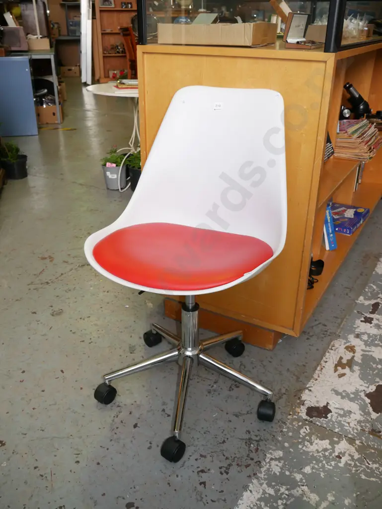 retro reproduction white plastic and red vinyl office chair Image 1++