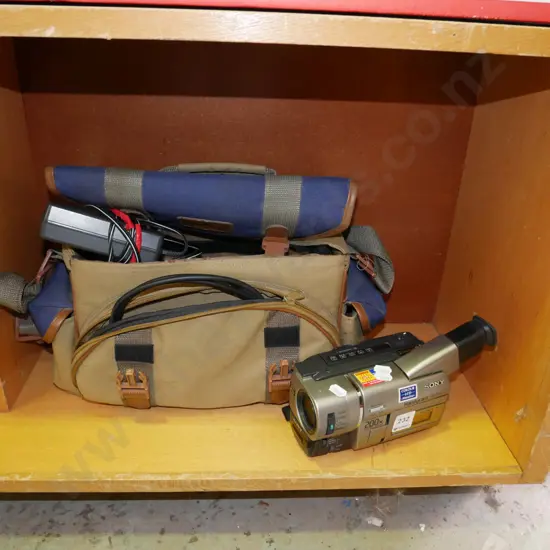 Sony Vision handi cam with camera bag, cables etc