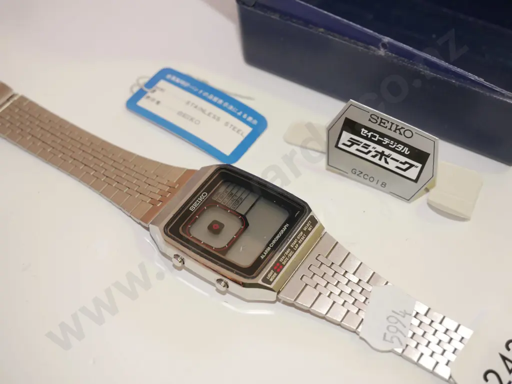 Seiko digital watch Image 1++