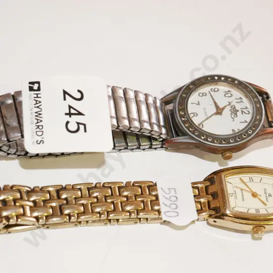 2x wristwatches