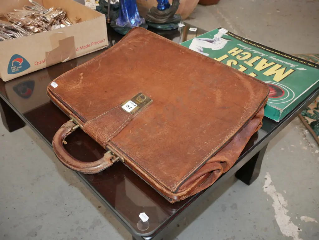 leather satchel Image 1++