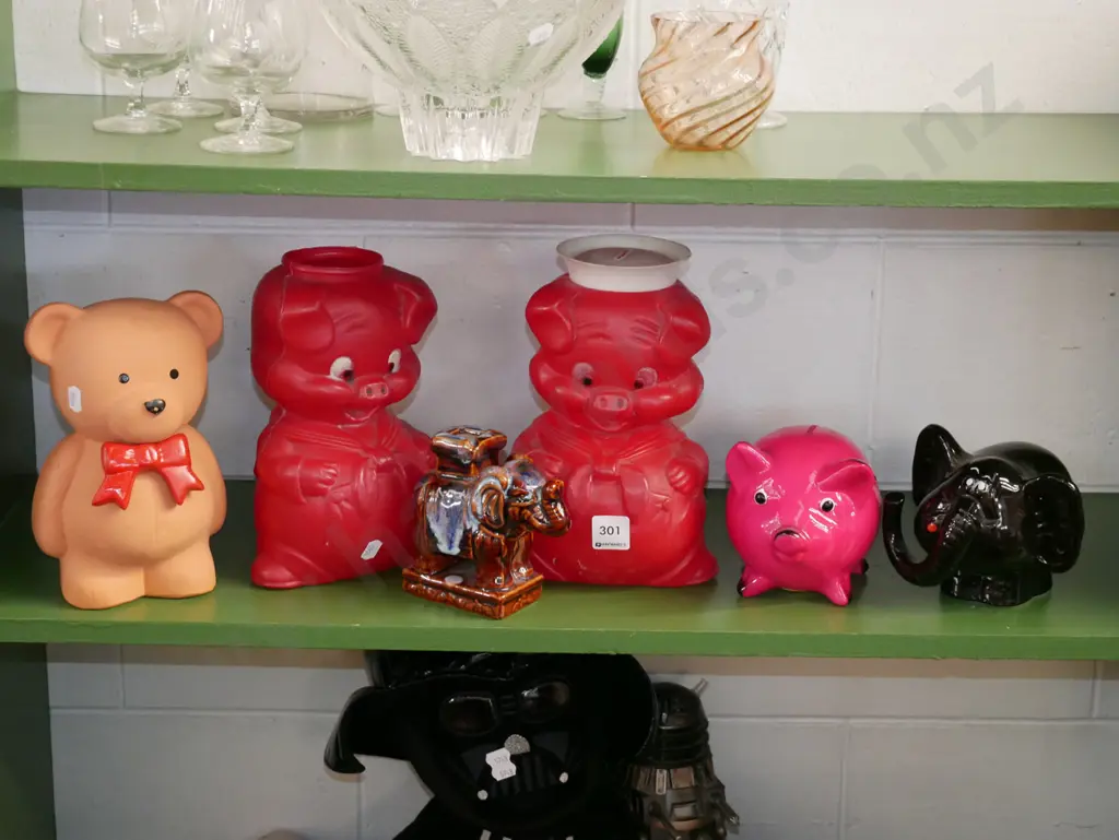 shelf; piggy banks, figurines  Image 1++
