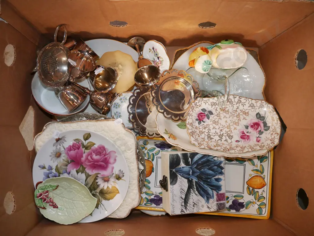 box; plated ware, plates, dishes etc Image 1++