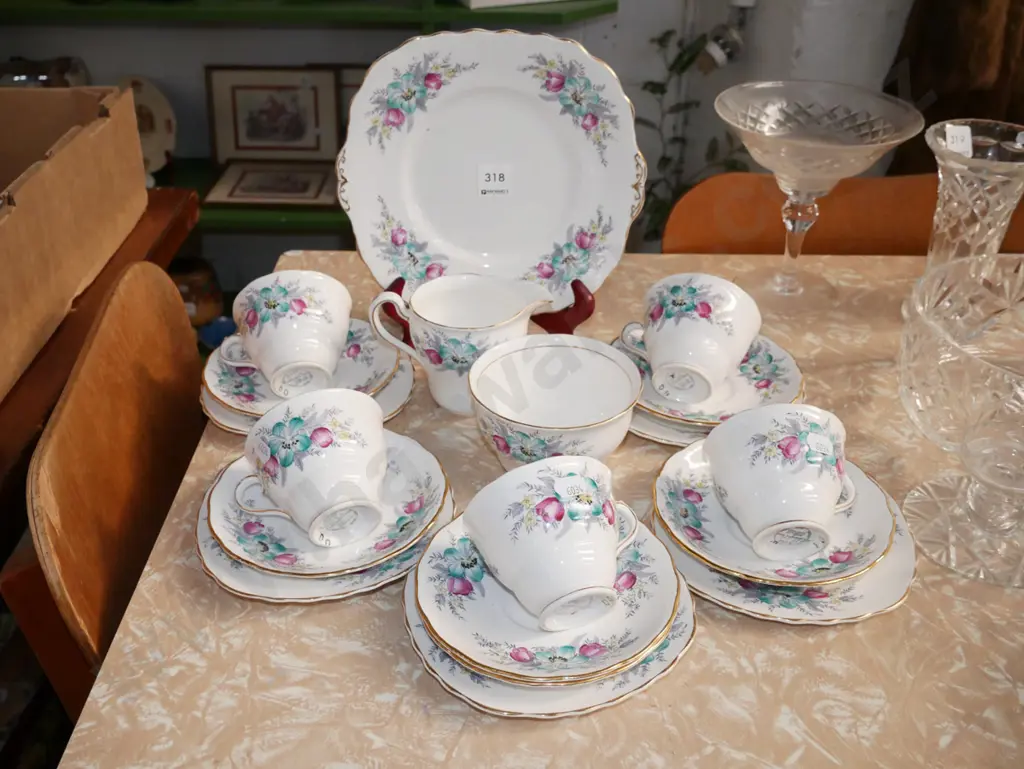 Colclough tea set Image 1++