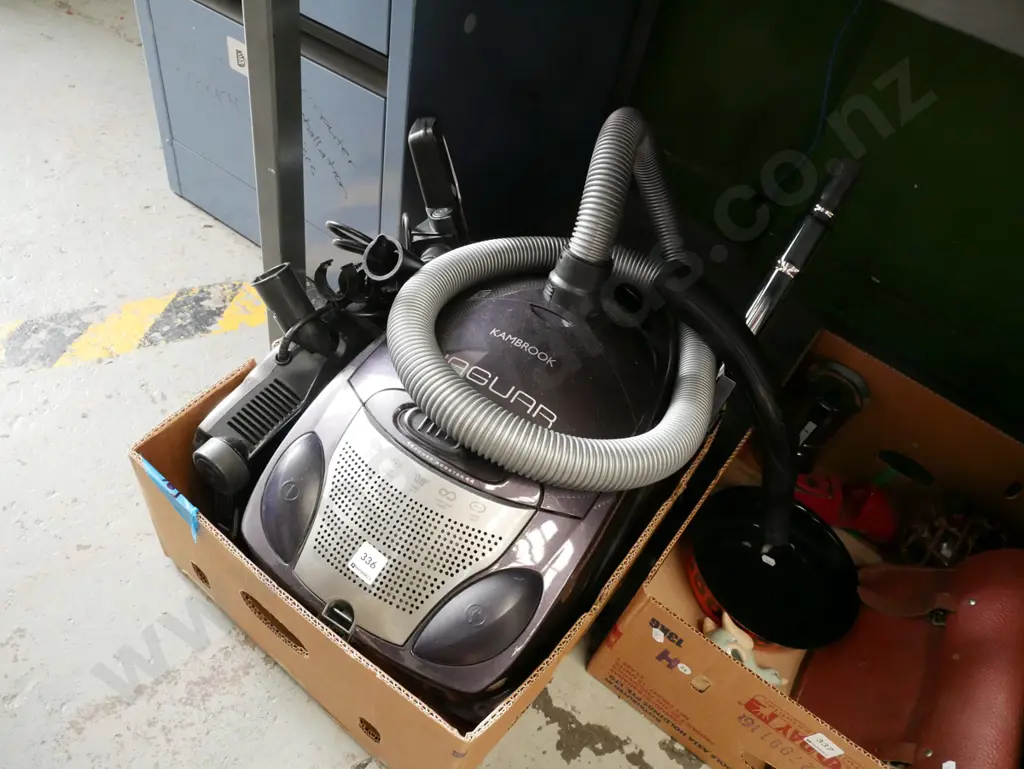 Kambrook Jaguar vacuum cleaner Image 1++