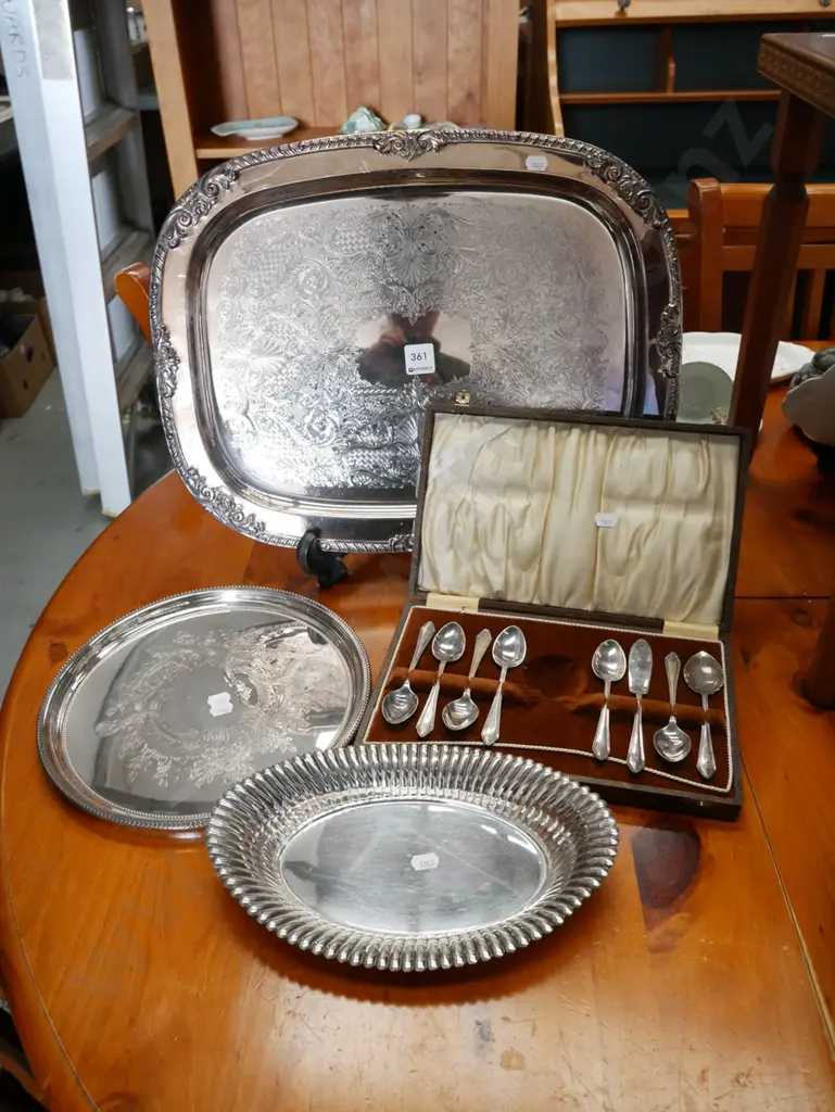plated trays, cutlery set  Image 1++
