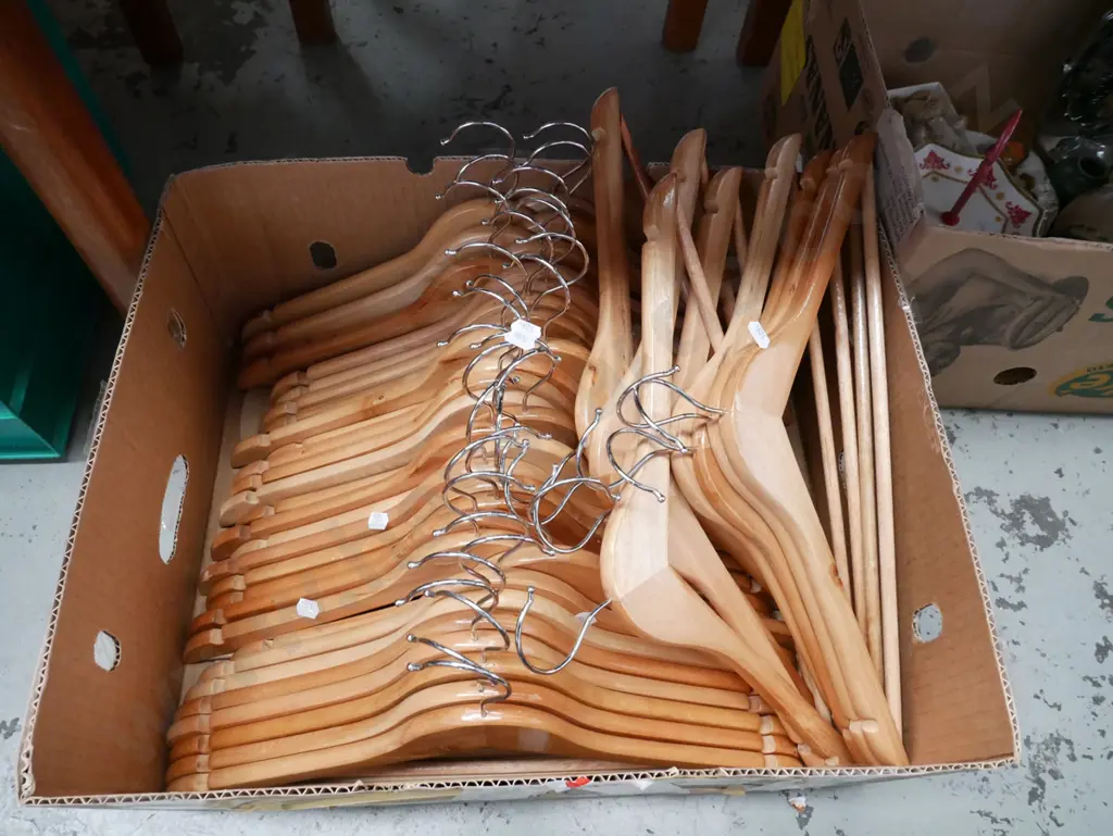 box of coat hangers Image 1++