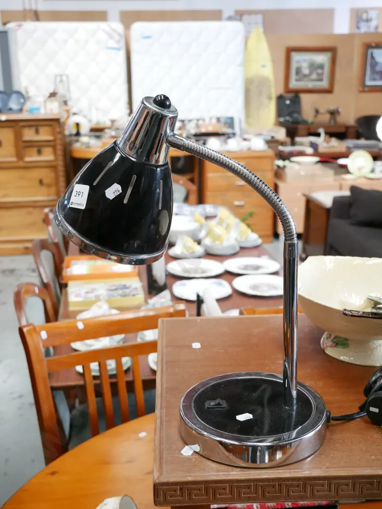 desk lamp Image 1++