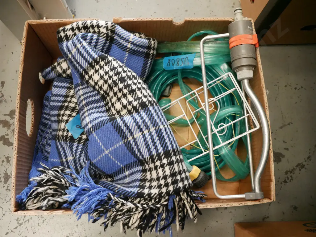 box; garden sprinkler, dripper hose, letter rack, travel rug Image 1++