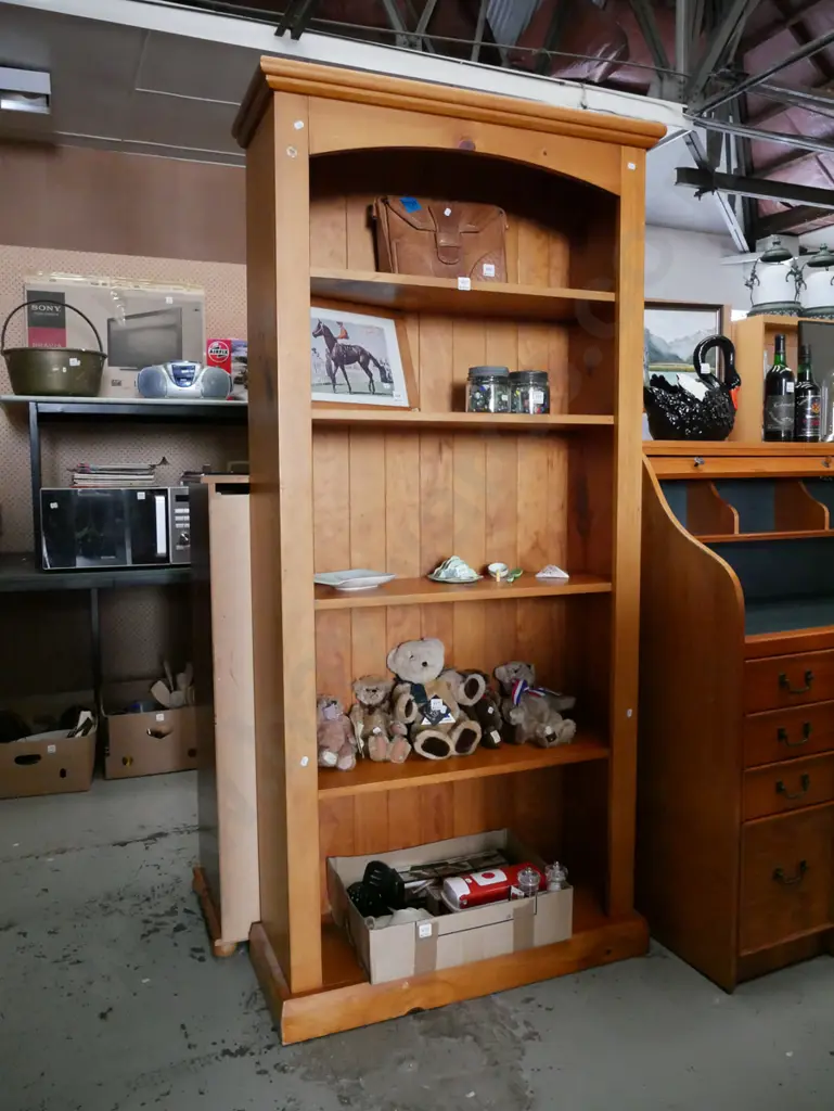 solid pine adjustable bookcase H-1810 W-850 D-320 Image 1++