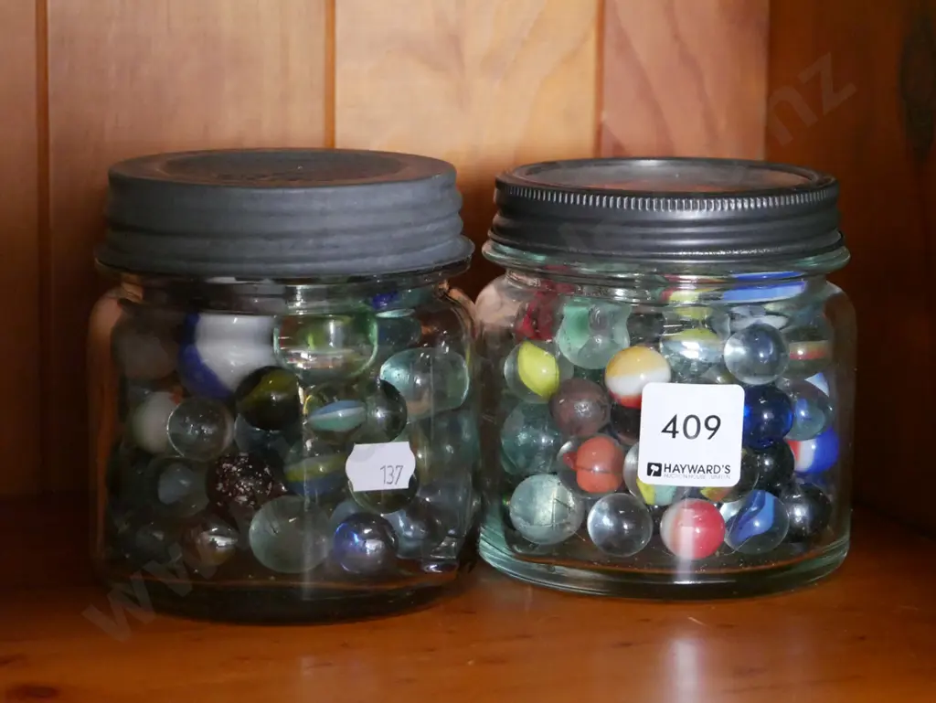 2x jars of marbles Image 1++