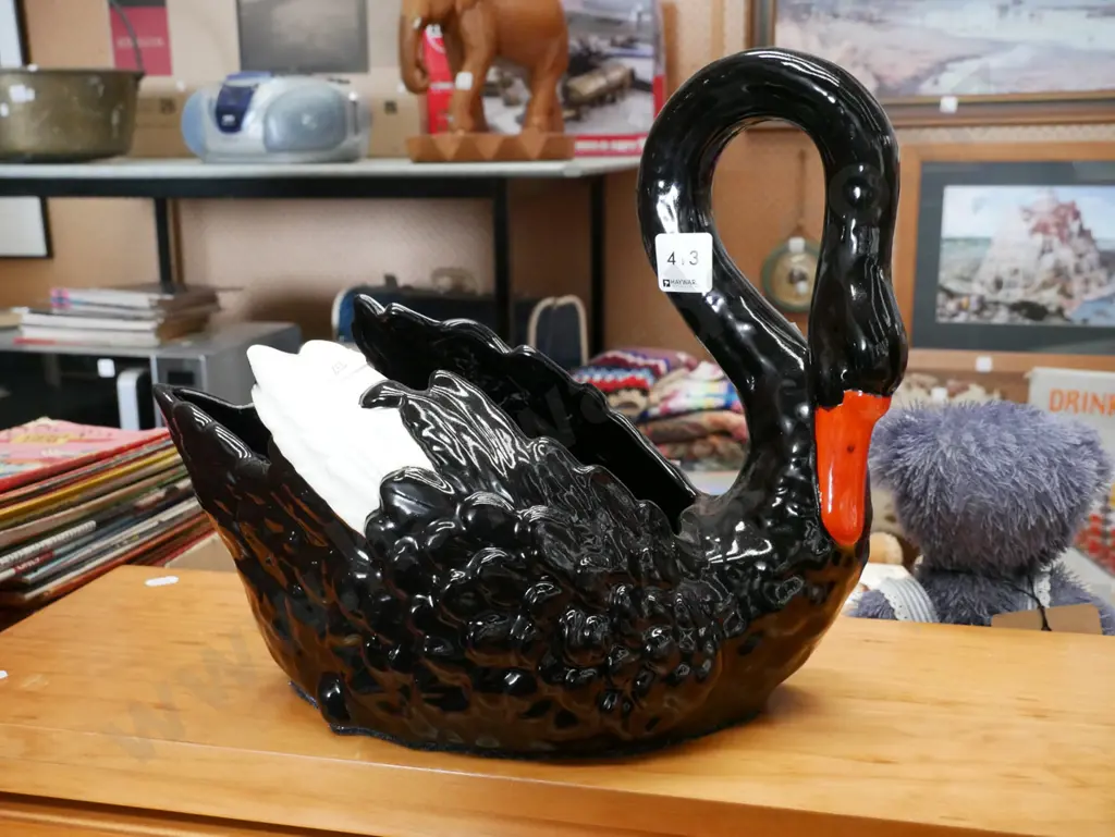 black swan vase H-290 Image 1++