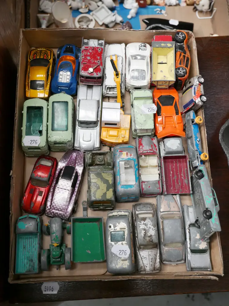 box of model vehicles Image 1++