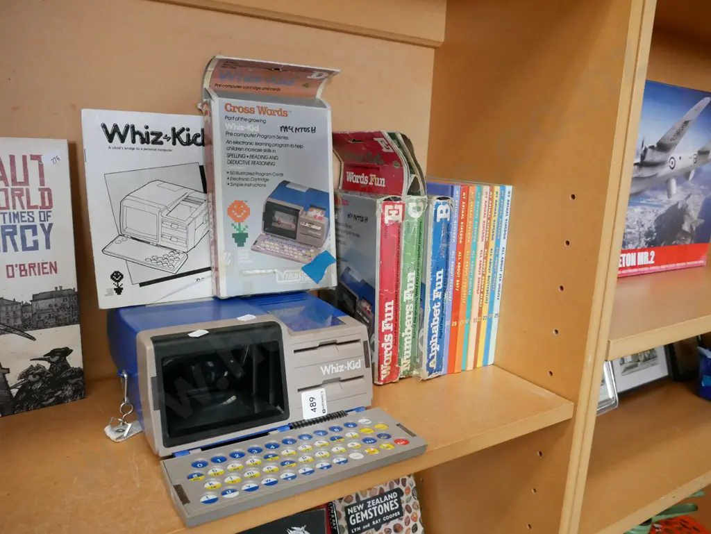 The Whiz Kids childs personal computer, animal kingdom books Image 1++