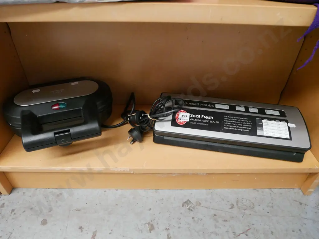 Zip pie maker, Russell Hobbs food sealer Image 1++