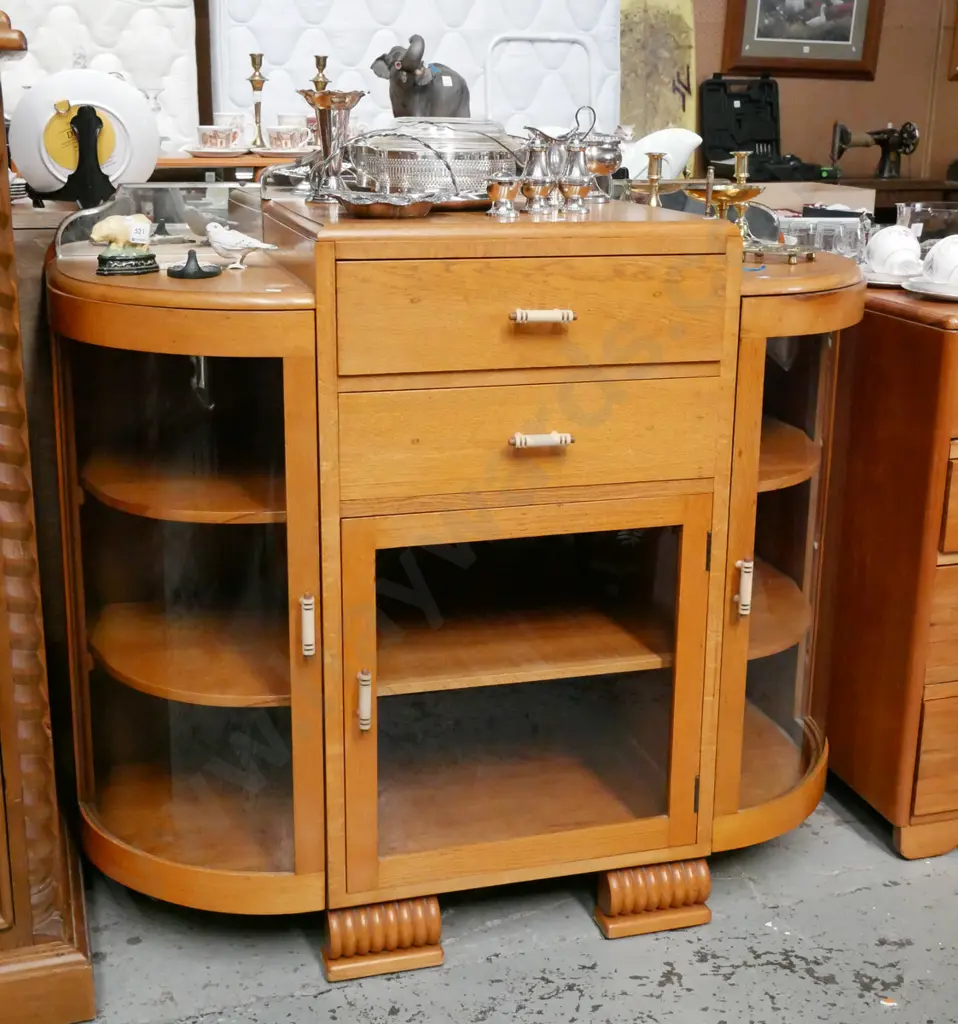 oak sideboard with 2 glazed doors, 2 drawers, small mirror back H-1080 W-1120 W-500 - key in office Image 1++