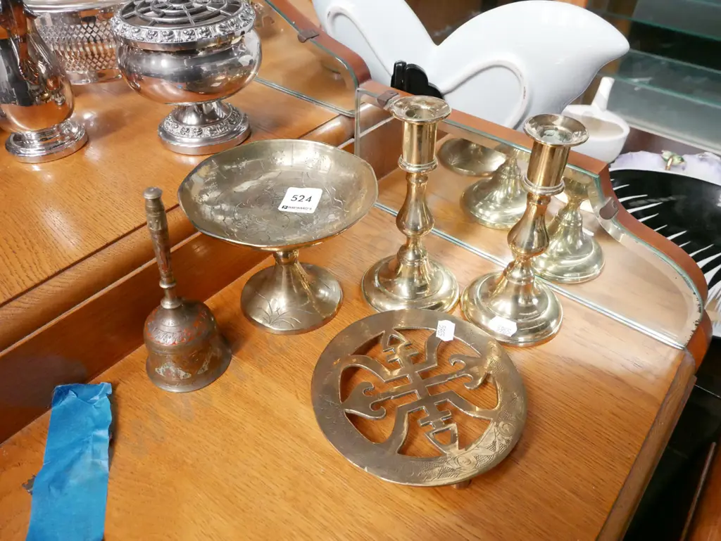 brass ware; comport, trivet, bell etc Image 1++