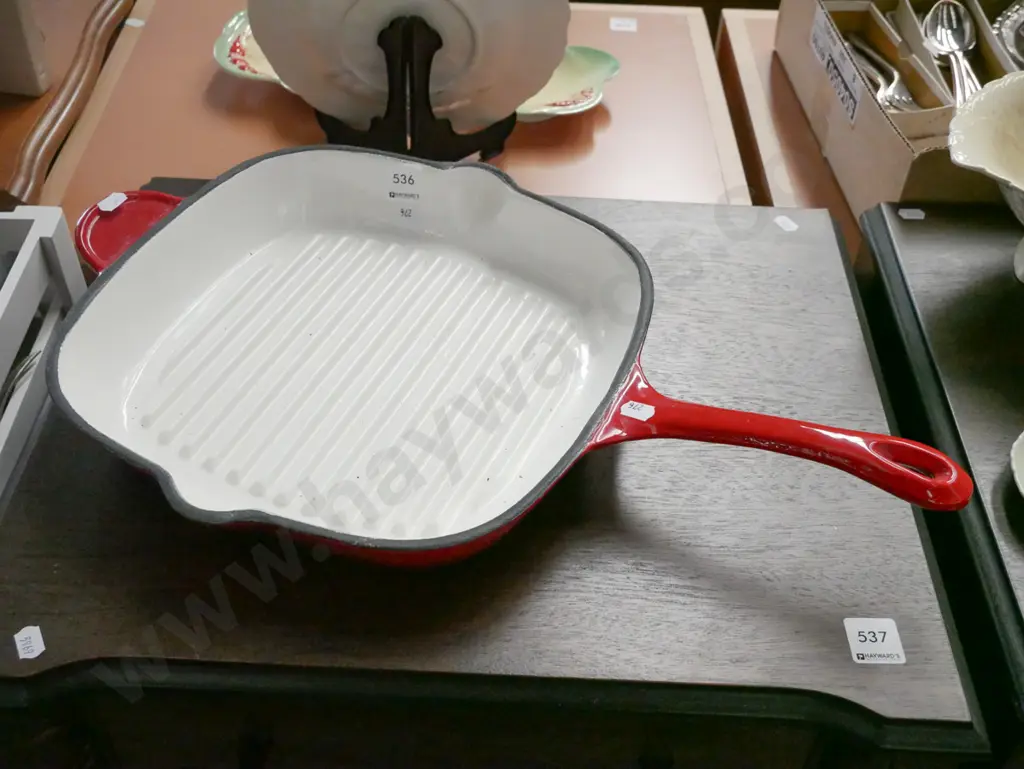 large cast iron and enamel frying pan Image 1++