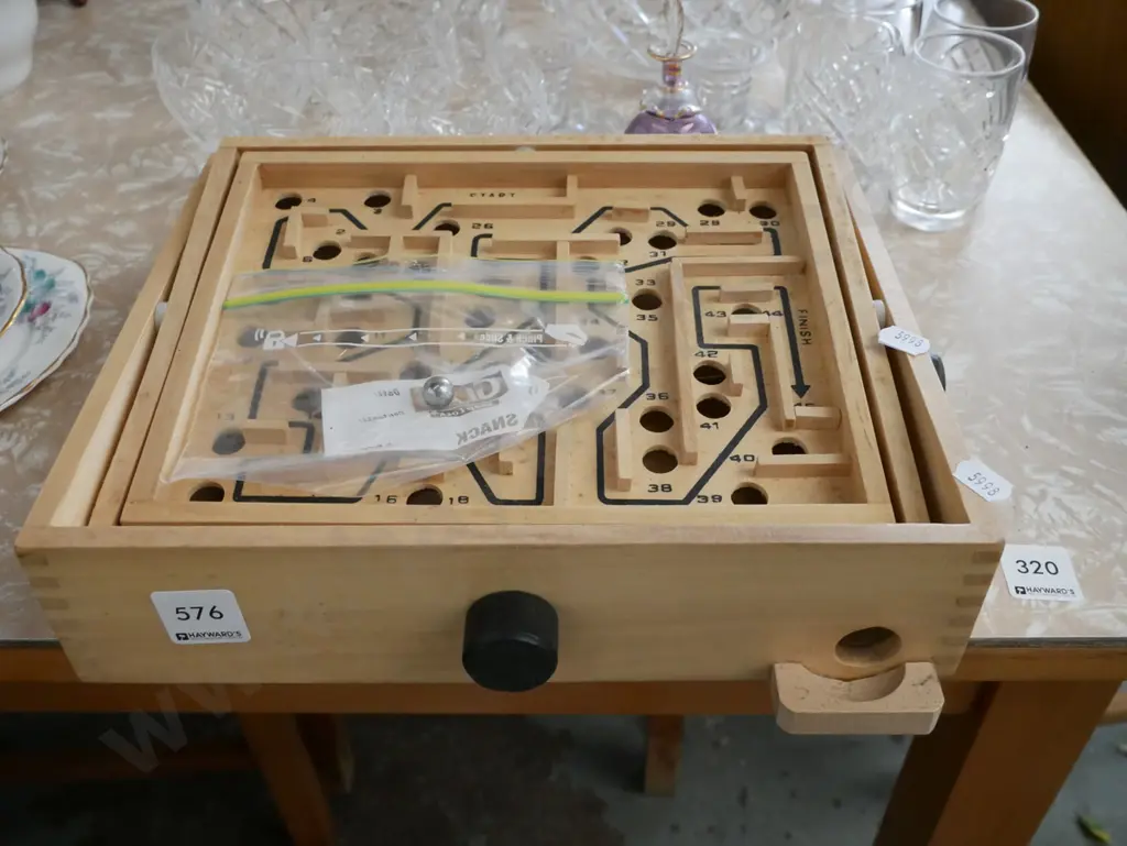 wooden maze game Image 1++