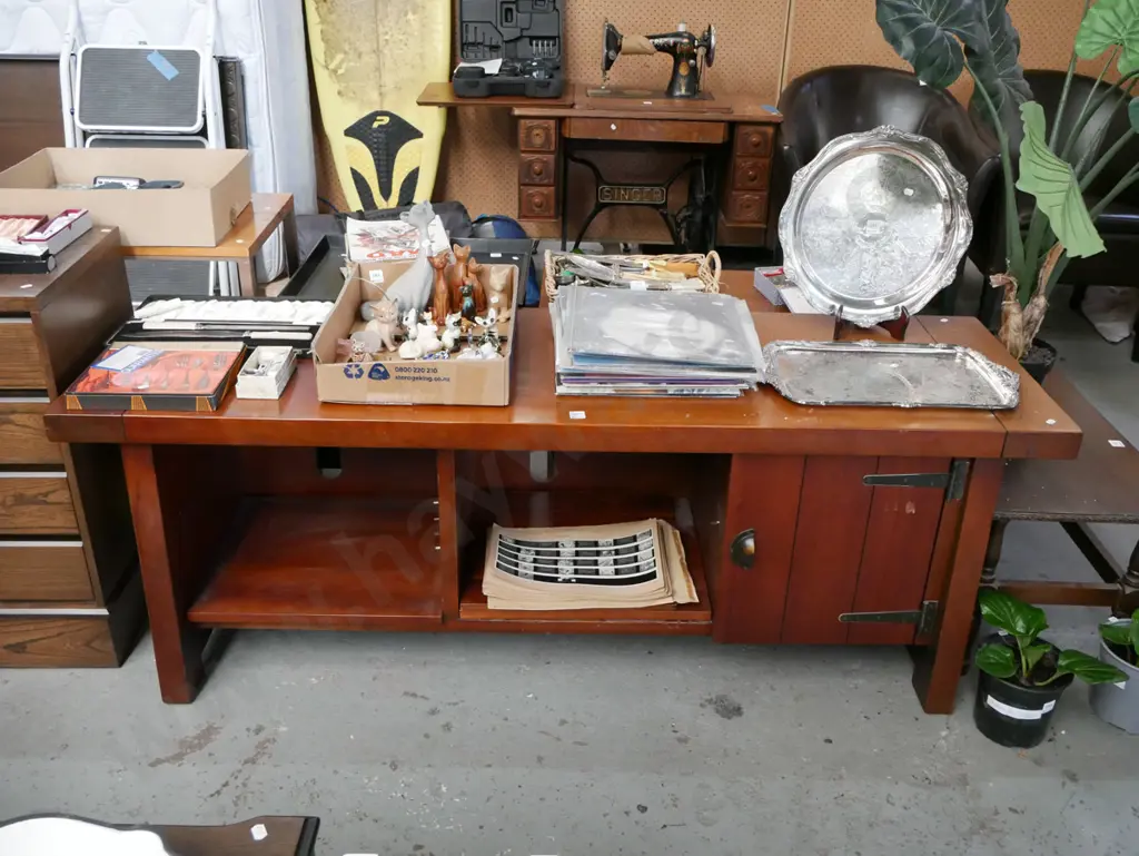 heavy pine entertainment unit H-600 W-1690 D-520 Image 1++