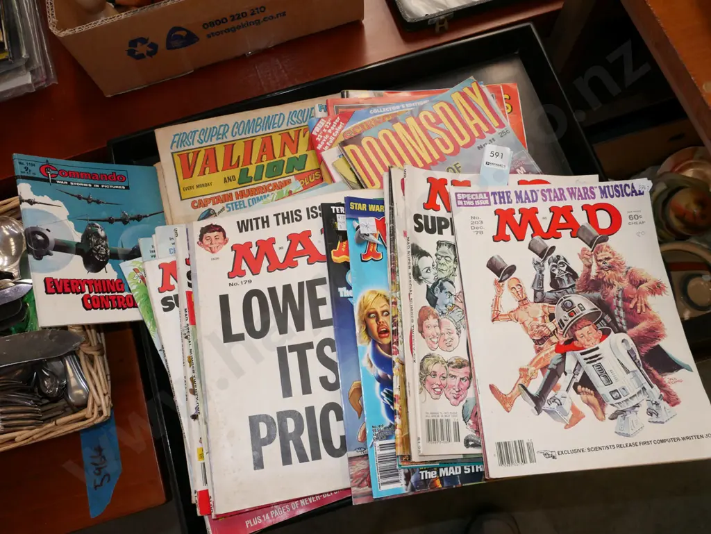 back issues of Mad and other magazines Image 1++
