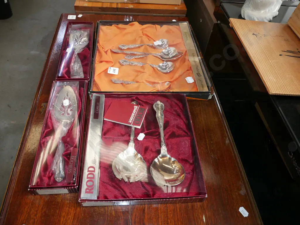 4 sets of cased Rodd cutlery Image 1++