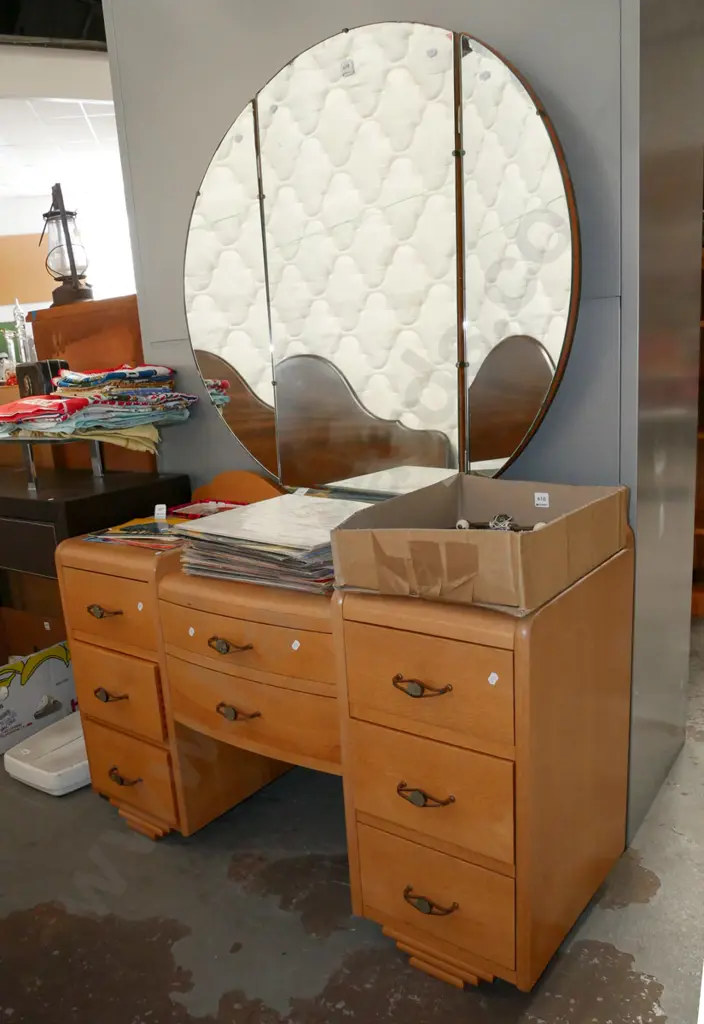 oak 8 drawer mirror back dresser H-1550 W-1060 D-420 Image 1++